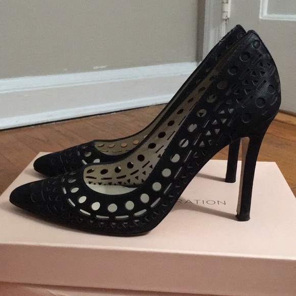 BCBGeneration Topaz size 7 black laser cut pumps - Picture 3 of 6
